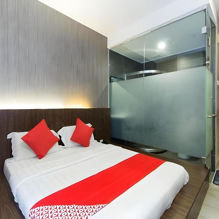 Super Oyo 340 Comfort Hotel Kampong Batu Belah Exterior foto