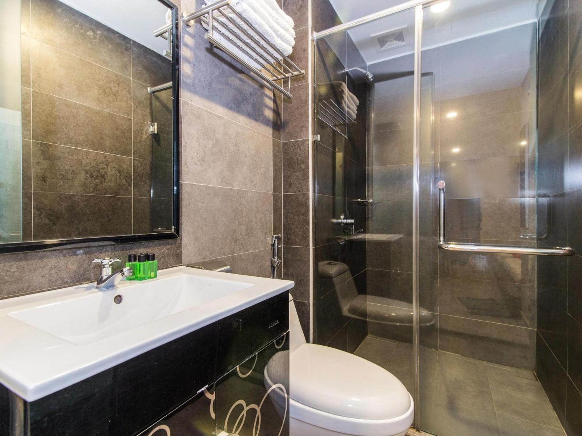 Super Oyo 340 Comfort Hotel Kampong Batu Belah Exterior foto