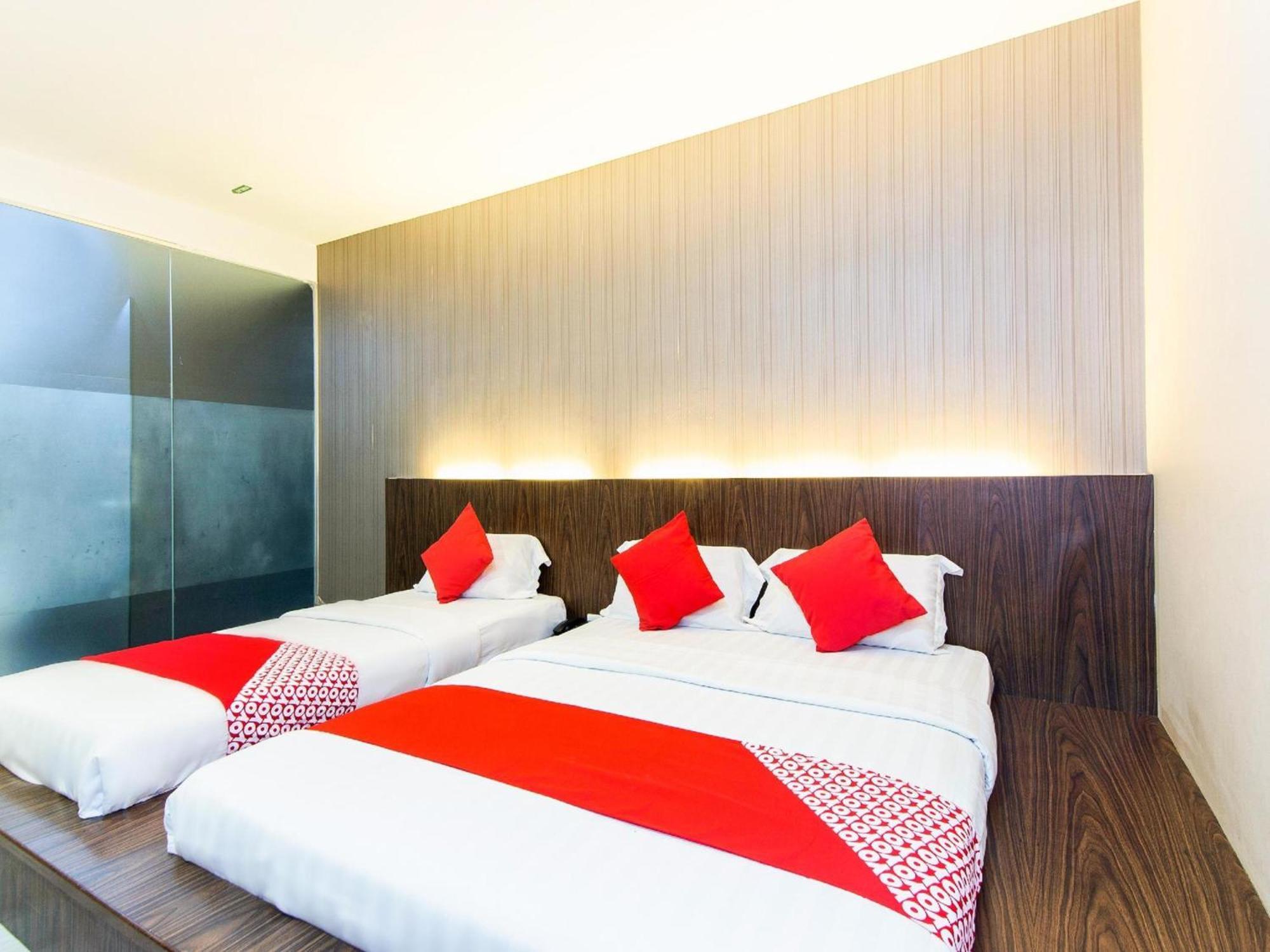 Super Oyo 340 Comfort Hotel Kampong Batu Belah Exterior foto