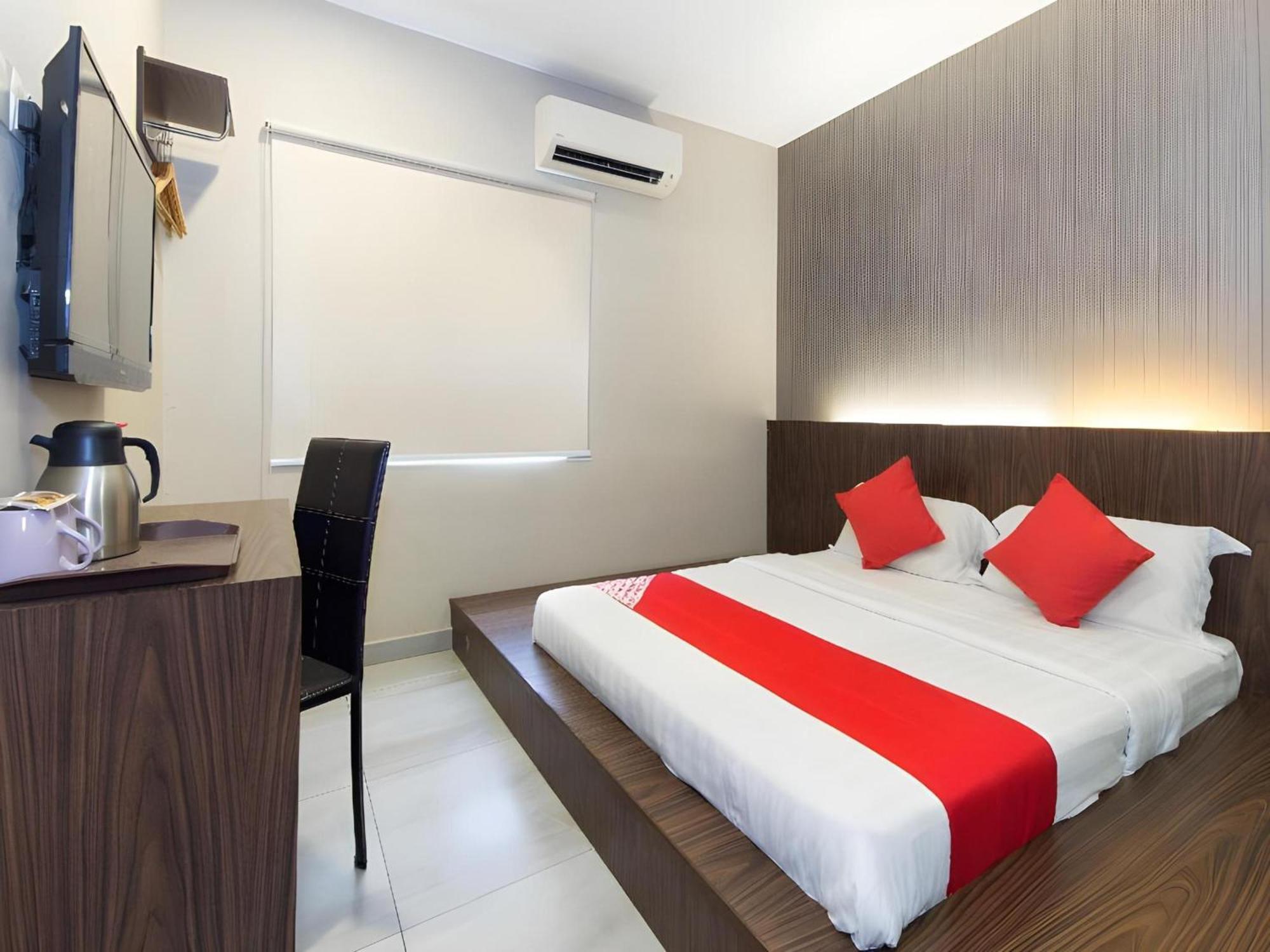 Super Oyo 340 Comfort Hotel Kampong Batu Belah Exterior foto