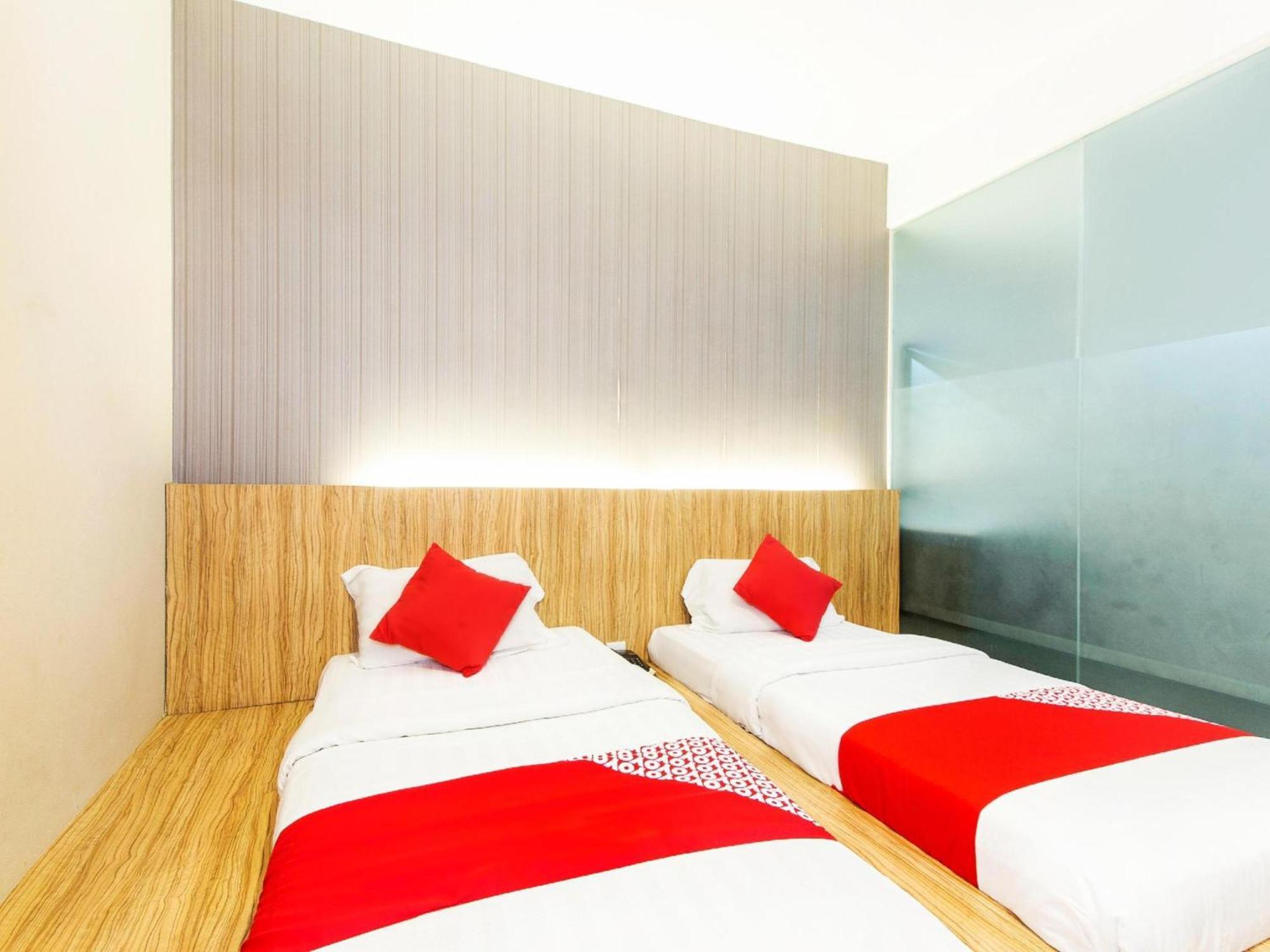 Super Oyo 340 Comfort Hotel Kampong Batu Belah Exterior foto