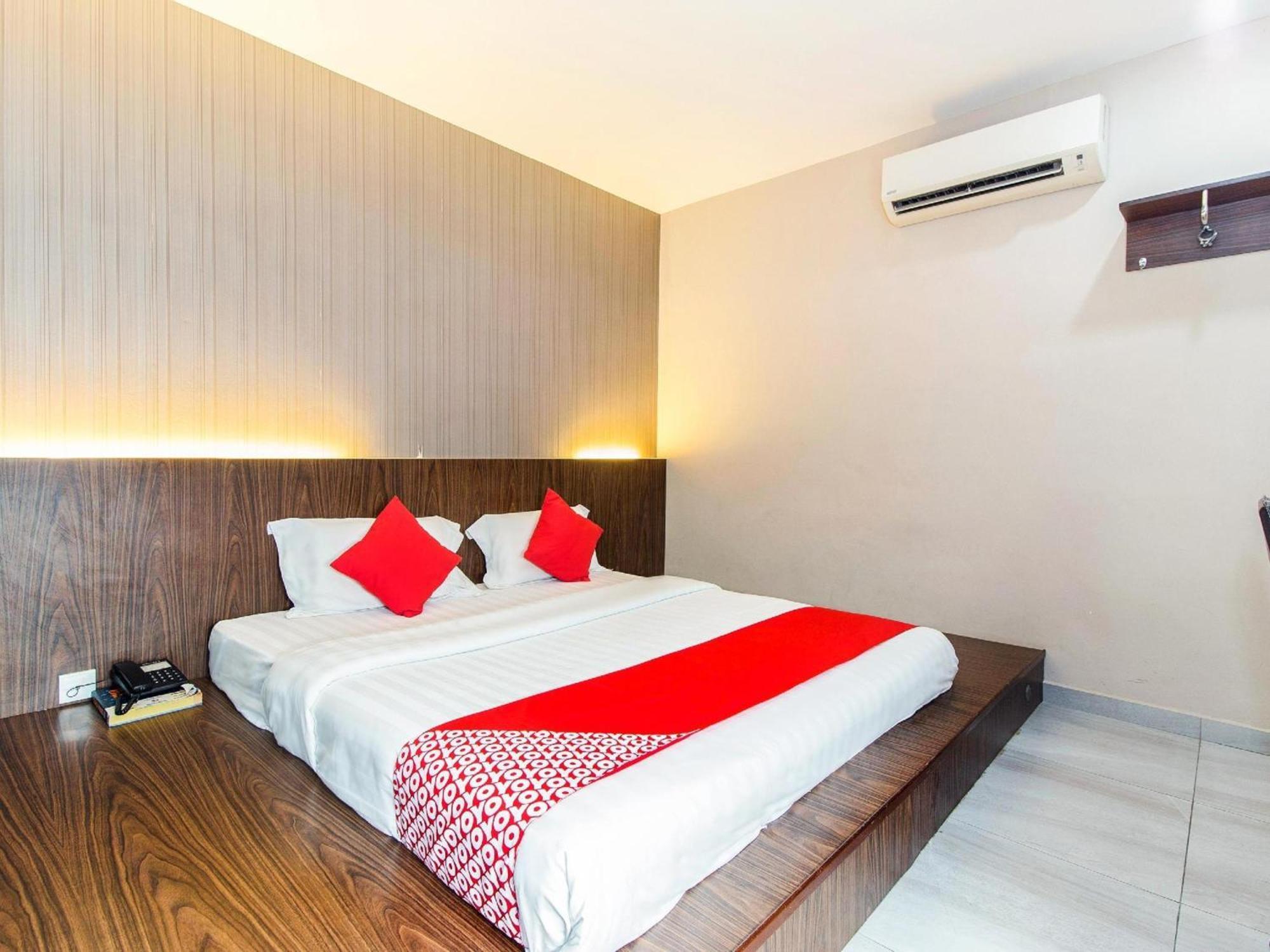 Super Oyo 340 Comfort Hotel Kampong Batu Belah Exterior foto