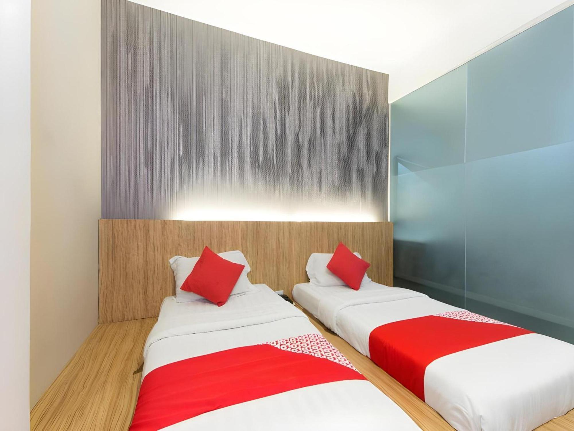 Super Oyo 340 Comfort Hotel Kampong Batu Belah Exterior foto