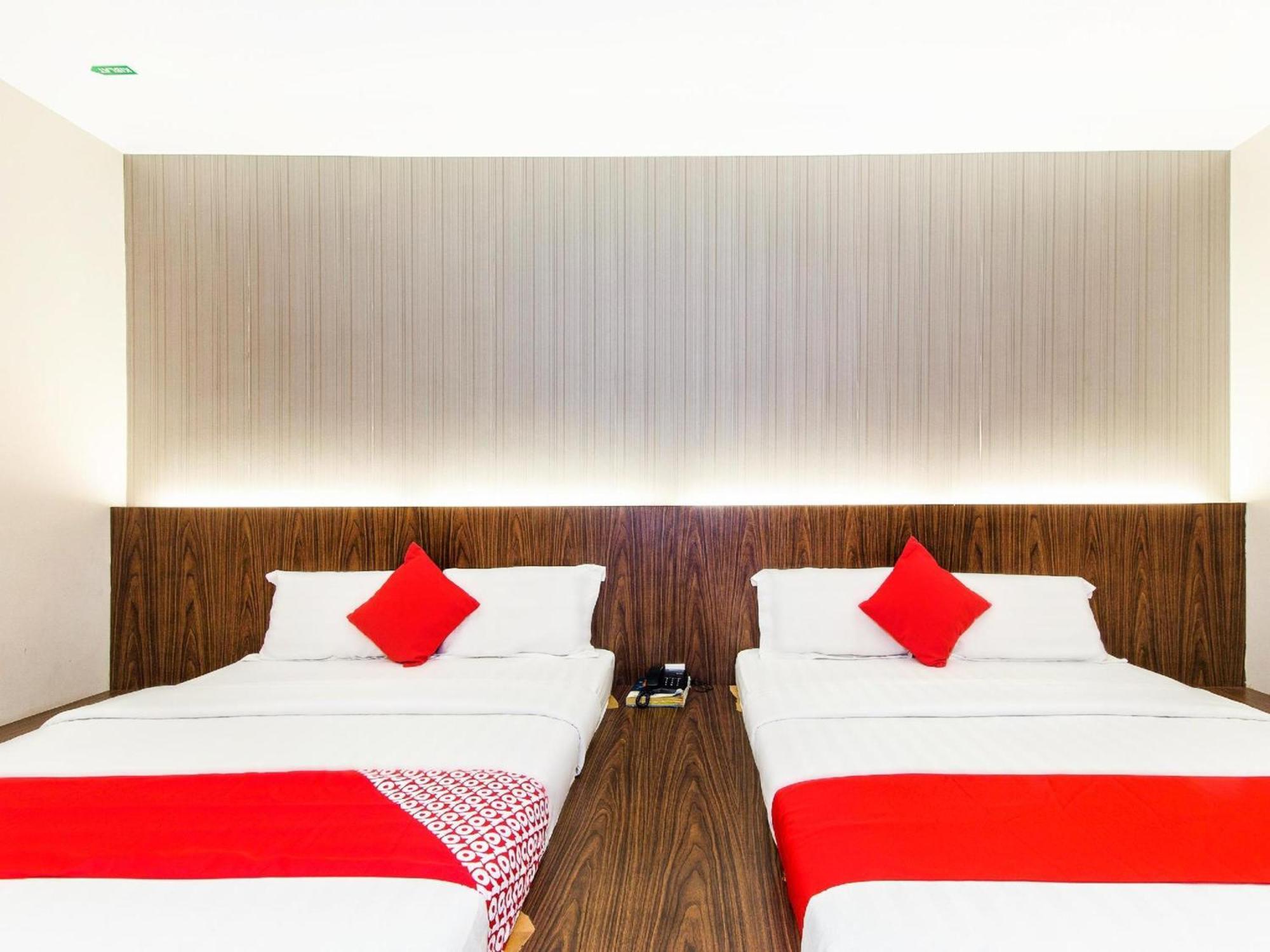 Super Oyo 340 Comfort Hotel Kampong Batu Belah Exterior foto