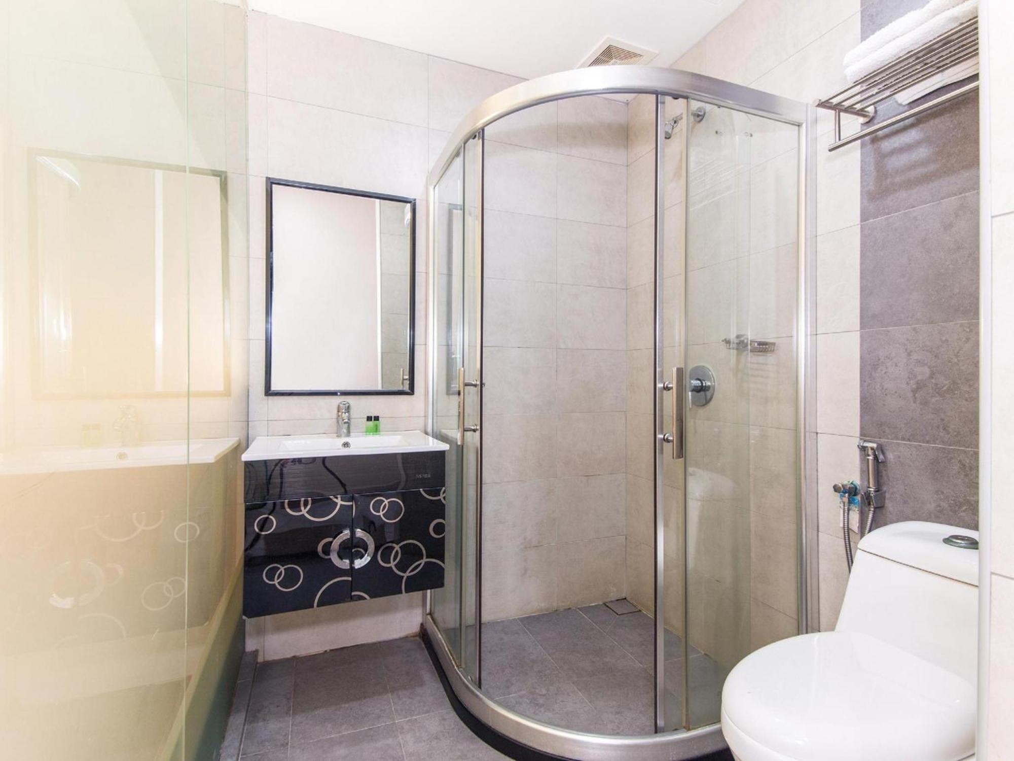 Super Oyo 340 Comfort Hotel Kampong Batu Belah Exterior foto