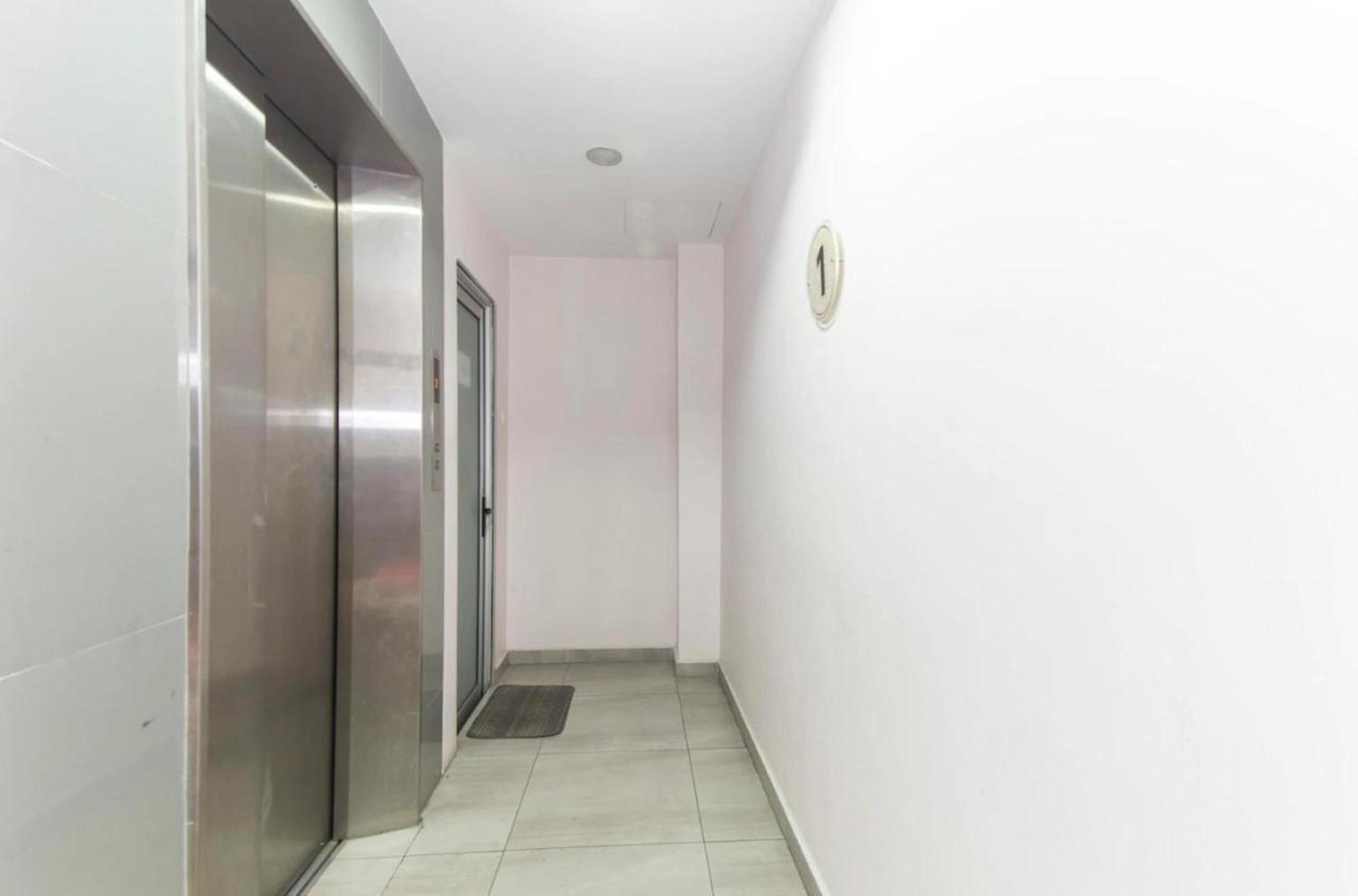 Super Oyo 340 Comfort Hotel Kampong Batu Belah Exterior foto