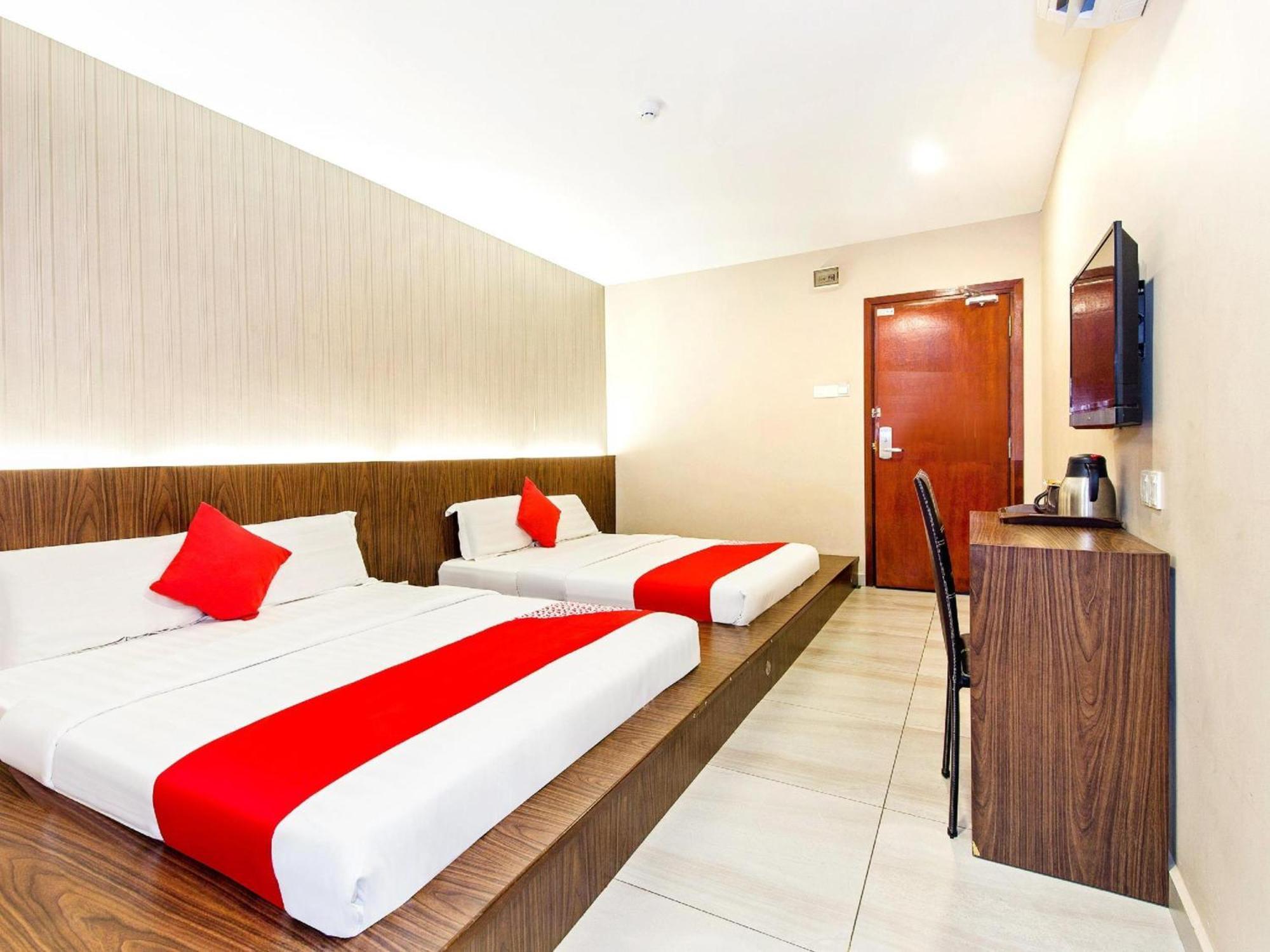 Super Oyo 340 Comfort Hotel Kampong Batu Belah Exterior foto