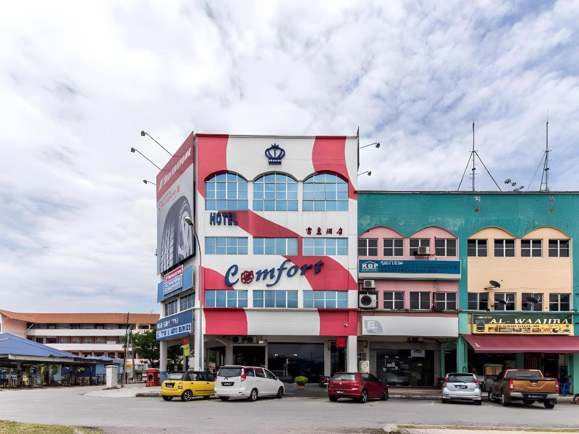 Super Oyo 340 Comfort Hotel Kampong Batu Belah Exterior foto