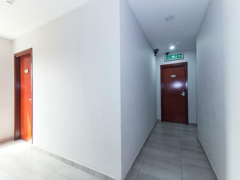 Super Oyo 340 Comfort Hotel Kampong Batu Belah Exterior foto