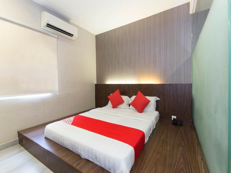 Super Oyo 340 Comfort Hotel Kampong Batu Belah Exterior foto